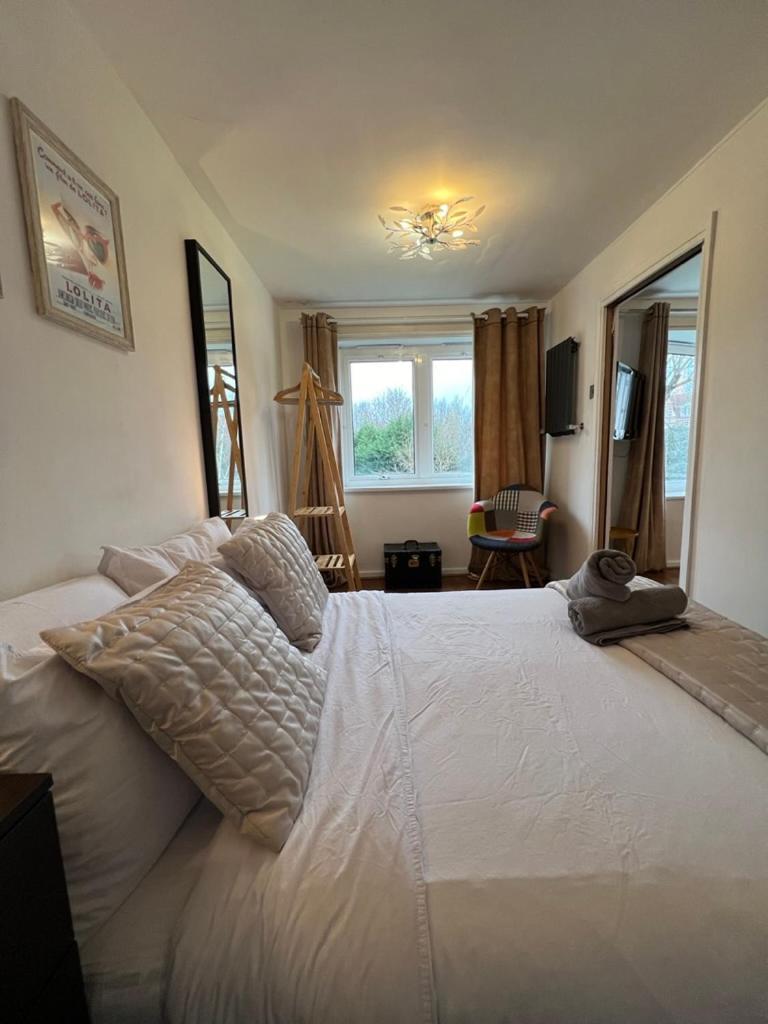 Great 2 Bedrooms Apartment 15 Mins From The Centre Londen Buitenkant foto